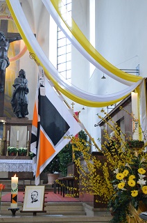 Foto der sch&ouml;n geschm&uuml;ckten Kirche